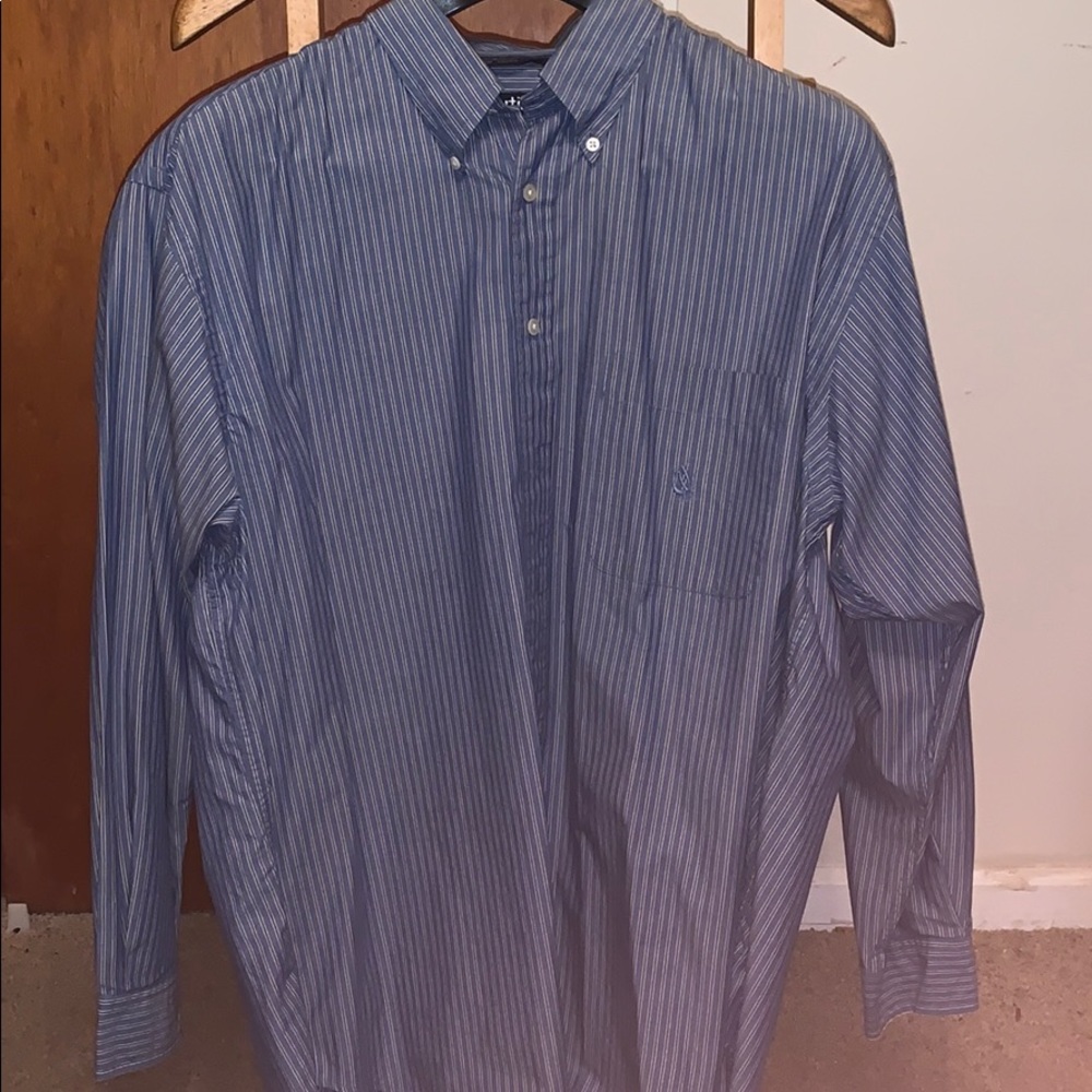 Nautica men’s long sleeve shirt.